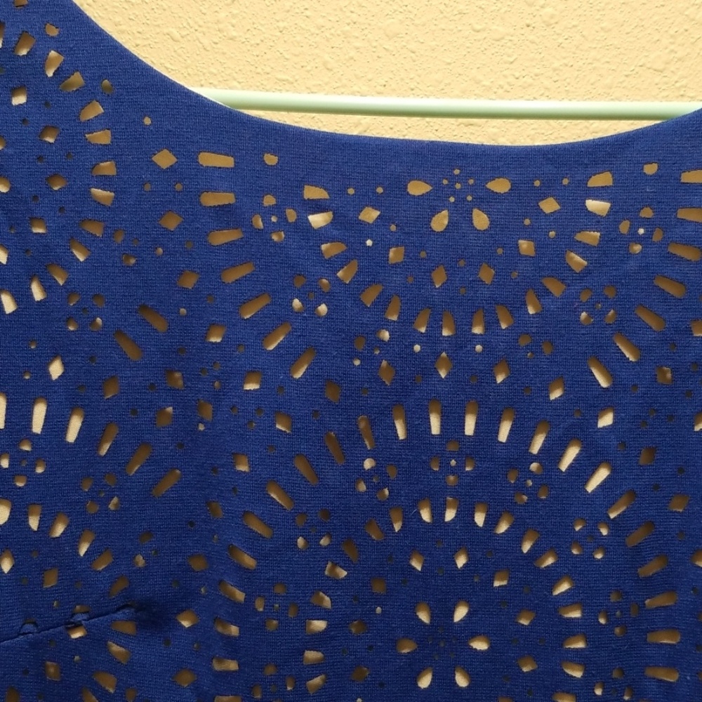 Chelsea & Violet 🔵Layered Eyelet Dress - Picture 3 of 5